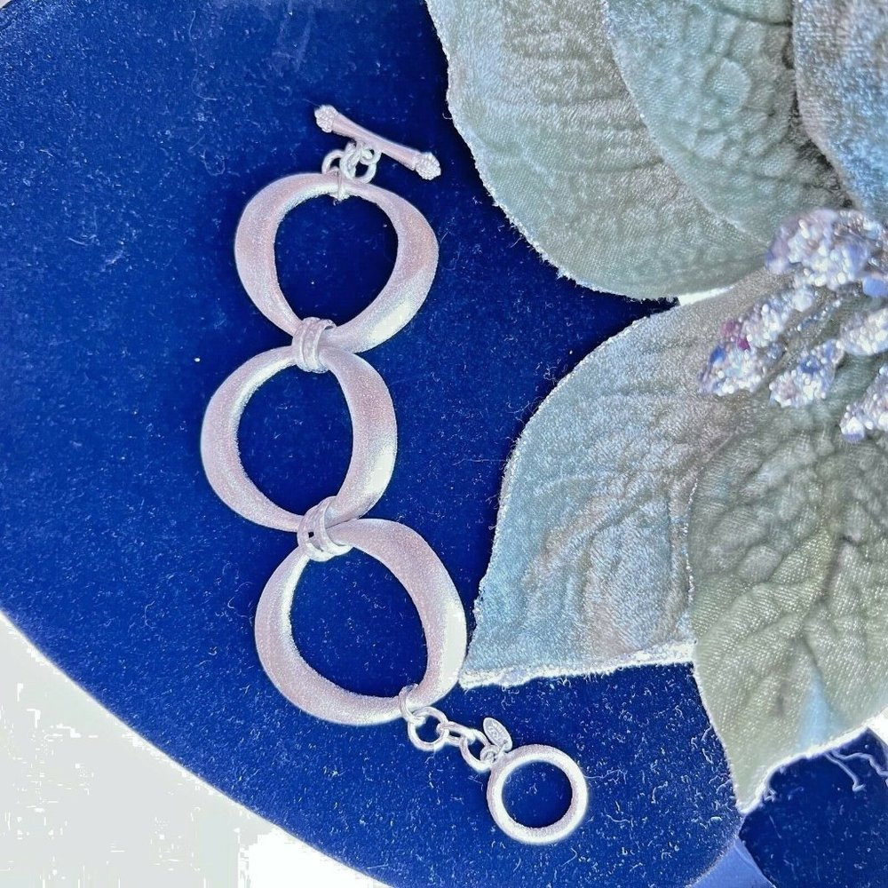 Rivka Friedman Bracelet Silver Tone Oval Link Toggle Ladies Wrist Band Jewelry
